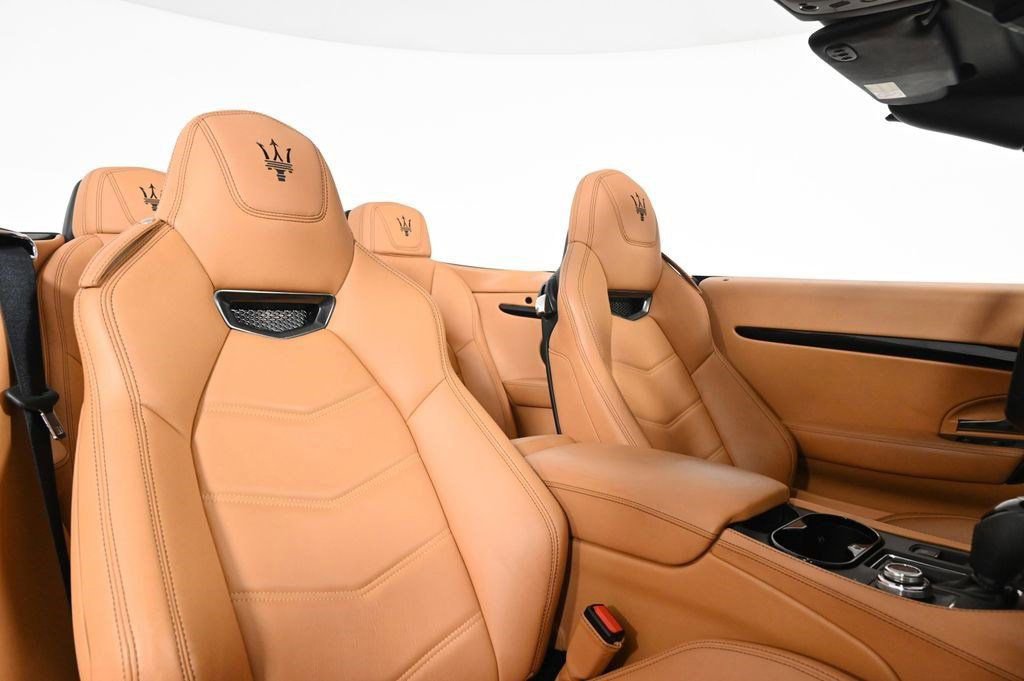Used 2018 Maserati GranTurismo Sport RWD image 16