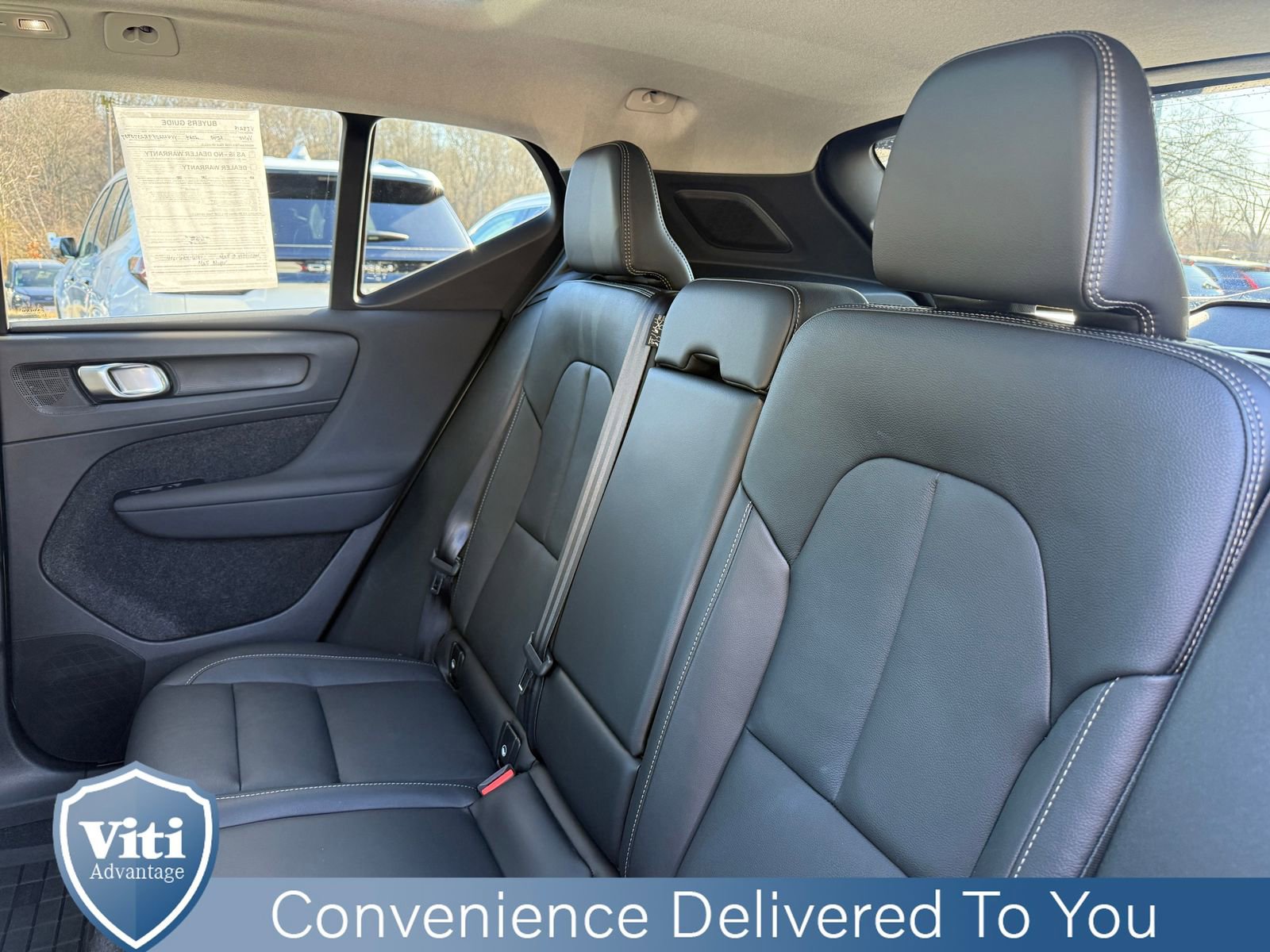 Certified 2024 Volvo XC40 B5 Ultimate w/ Protection Package Premier image 22