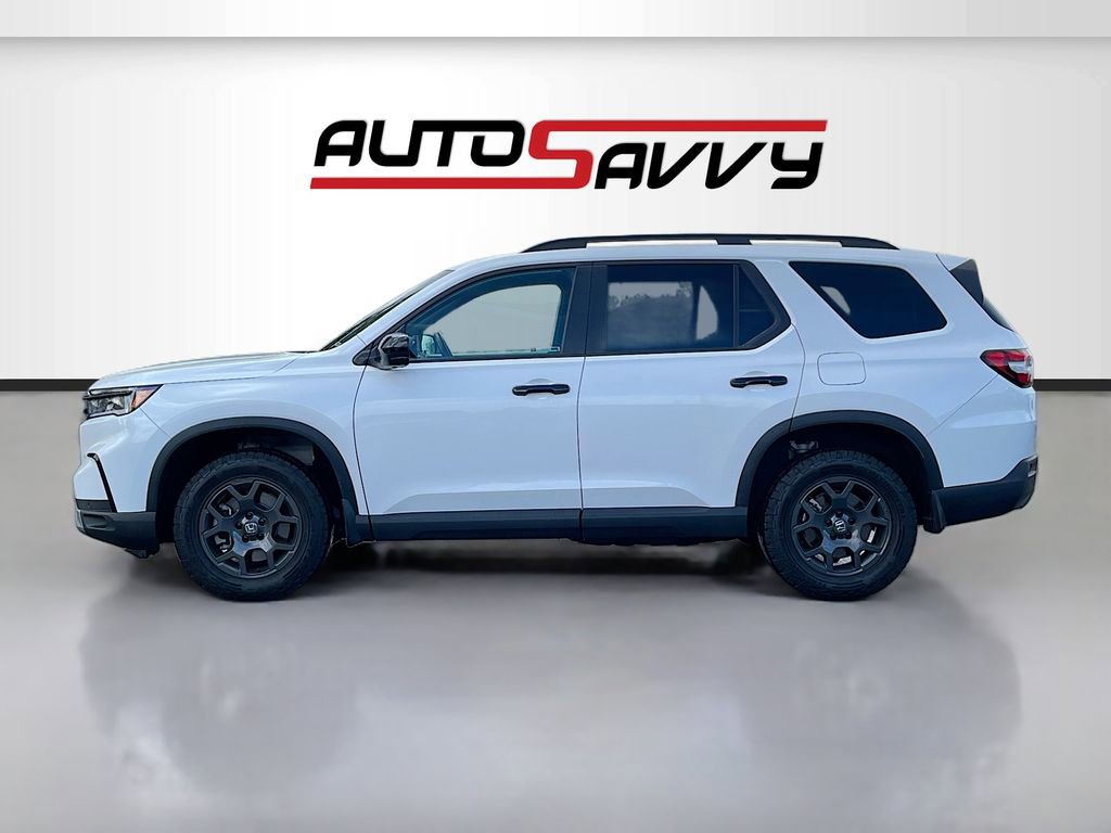 Used 2025 Honda Pilot TrailSport image 4