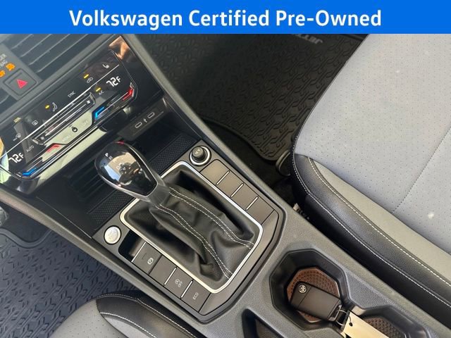 Certified 2025 Volkswagen Jetta SE w/ Sunroof Package image 27
