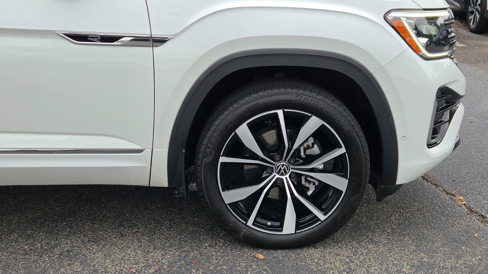 Used 2024 Volkswagen Atlas SEL Premium R-Line AWD/4WD image 20