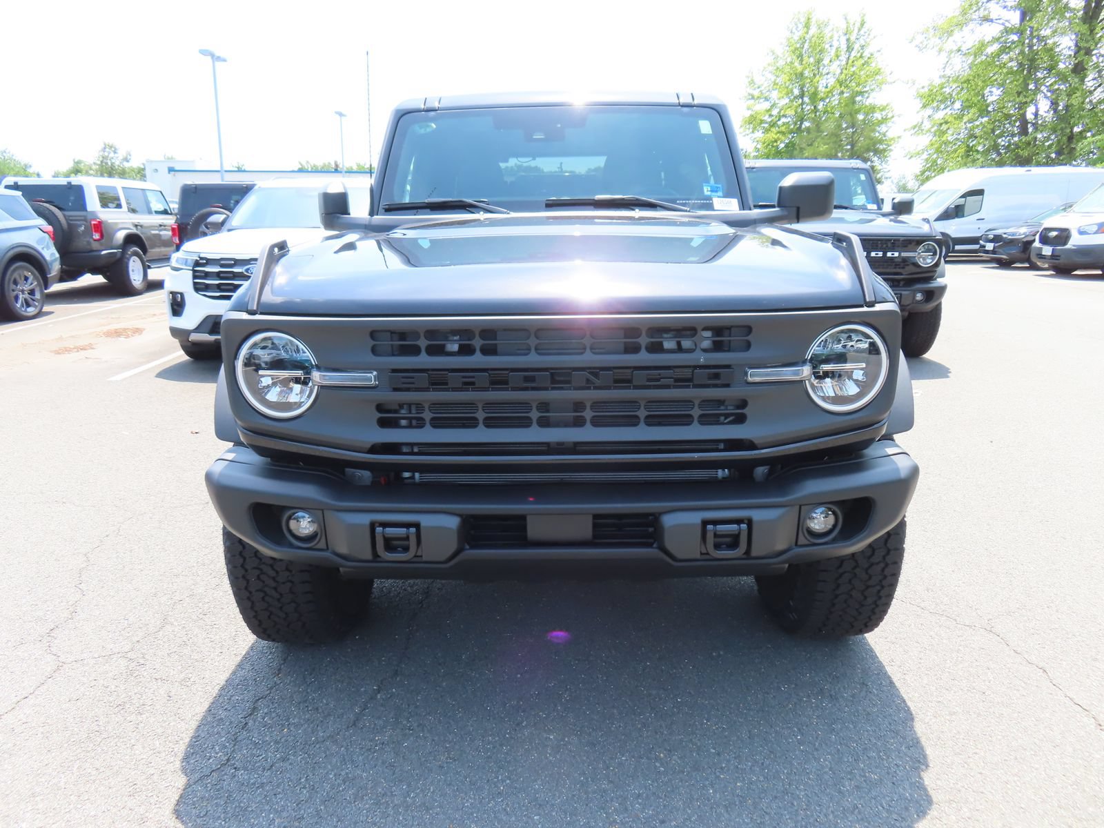 New 2026 Ford Bronco Big Bend w/ Black Diamond Package AWD/4WD image 2