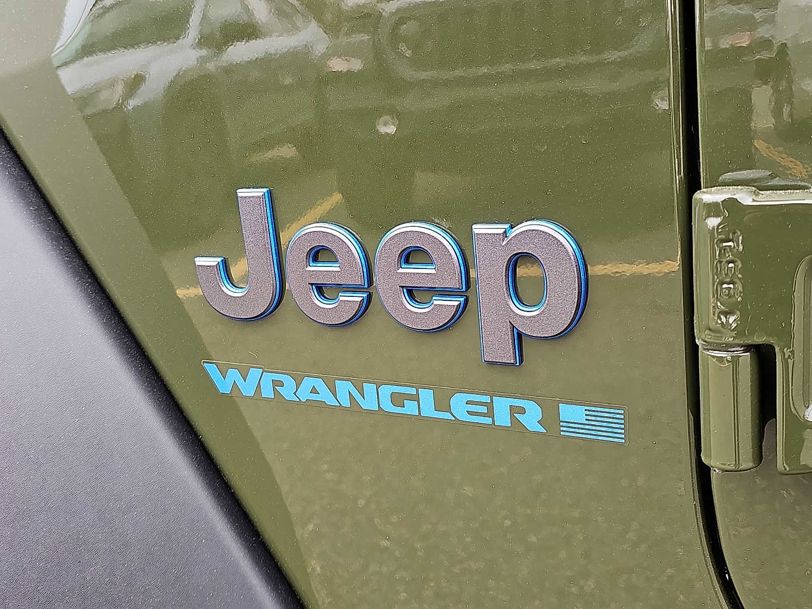 Used 2023 Jeep Wrangler Unlimited Rubicon 4xe w/ Cold Weather Group AWD/4WD image 32