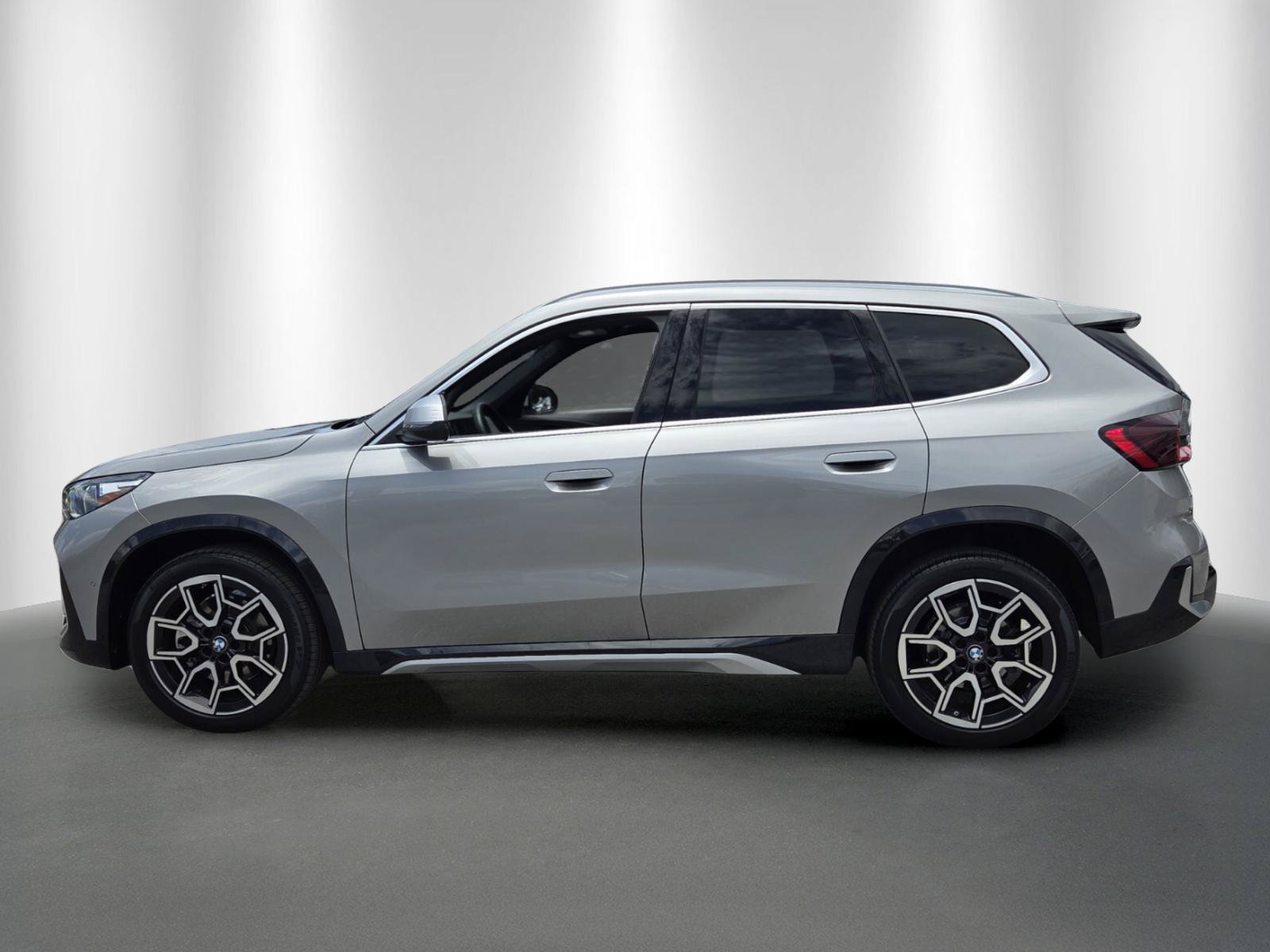 Certified 2024 BMW X1 xDrive28i w/ Convenience Package AWD/4WD image 4