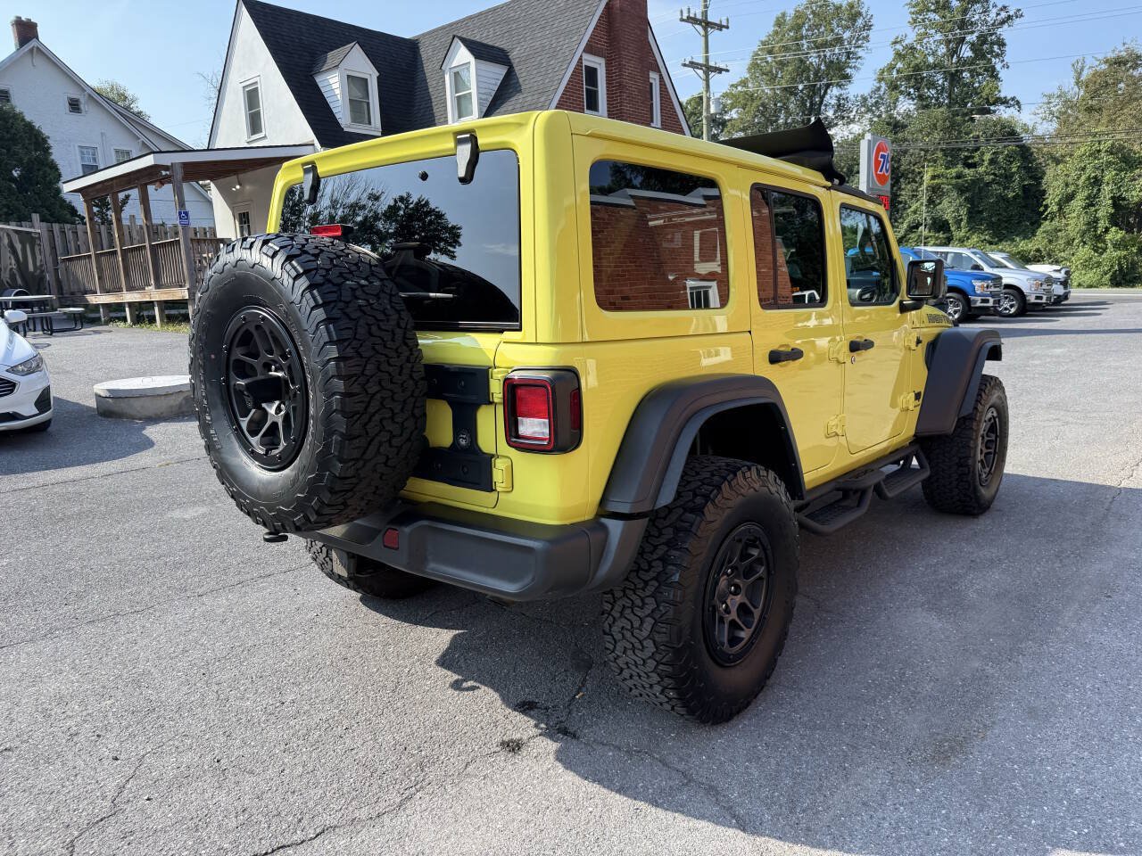 Used 2023 Jeep Wrangler Unlimited Sport AWD/4WD image 10