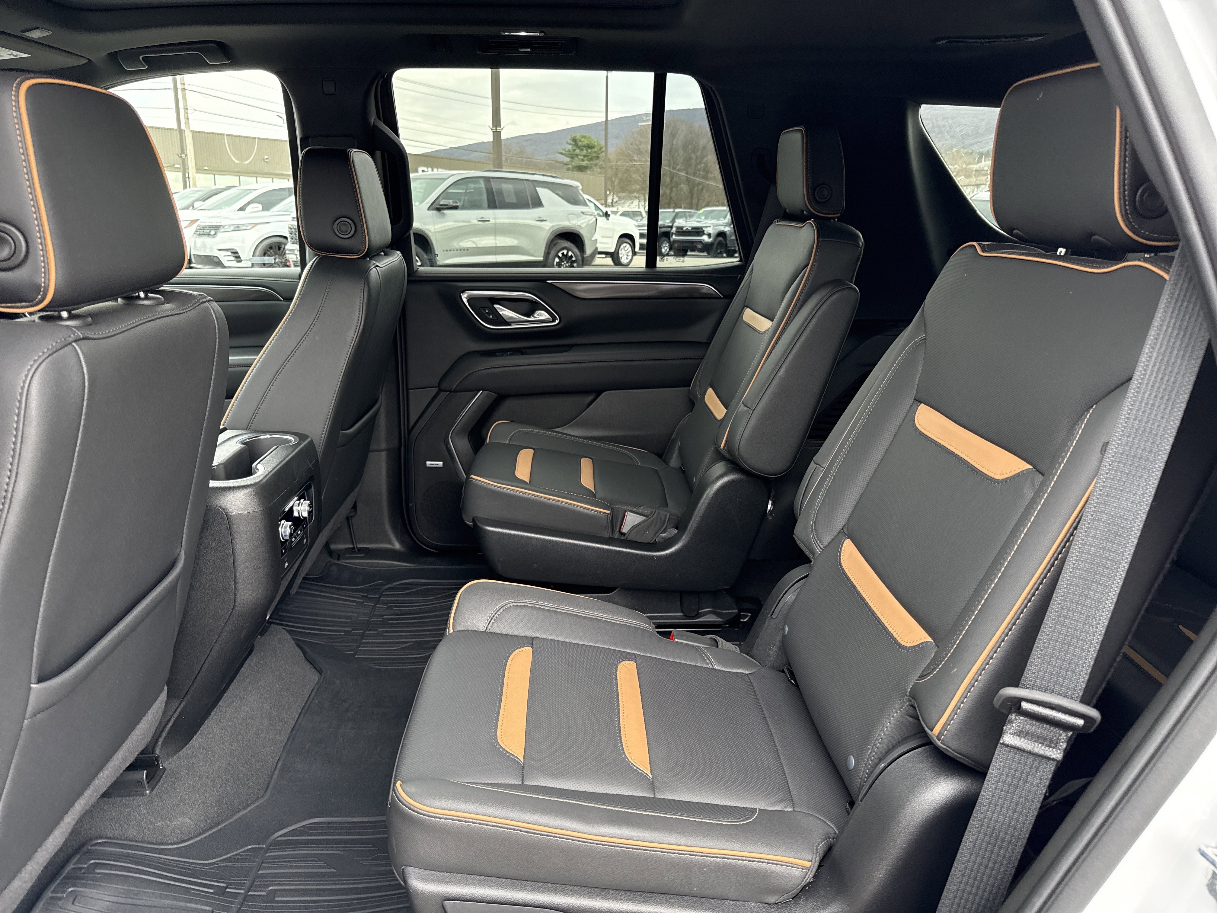 Used 2024 GMC Yukon AT4 w/ AT4 Premium Package image 13