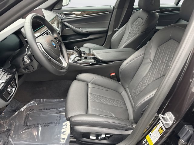 Used 2023 BMW 530i xDrive w/ Executive Package image 11