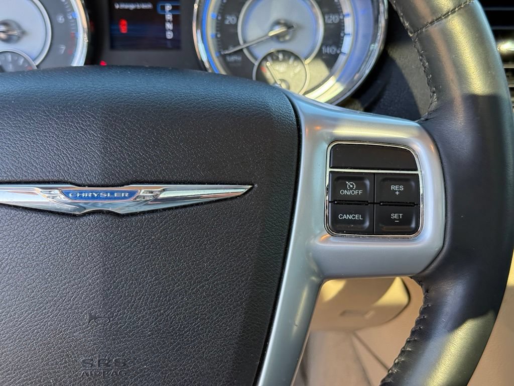 Used 2014 Chrysler 300 w/ Driver Convenience Group RWD image 15