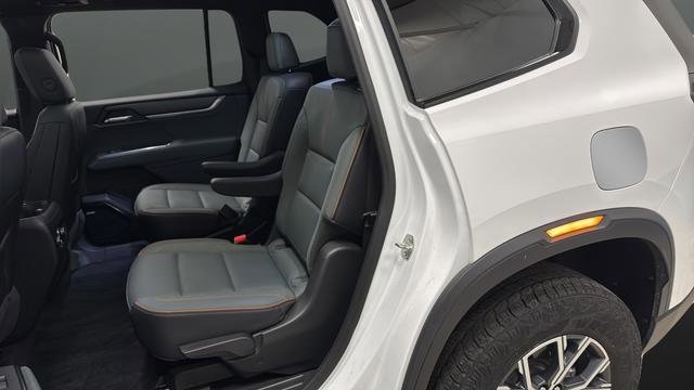 Used 2024 GMC Acadia AT4 image 23