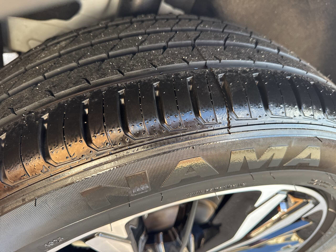 Used 2022 Ford Escape SE w/ SE Sport Appearance Package image 30