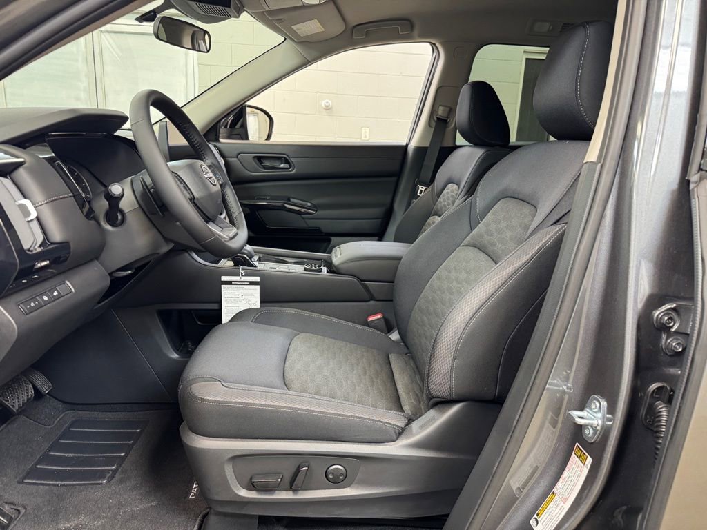 New 2026 Nissan Pathfinder SV image 10