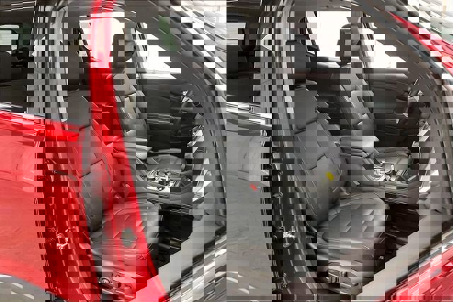 Certified 2023 GMC Acadia SLT w/ Preferred Package image 7