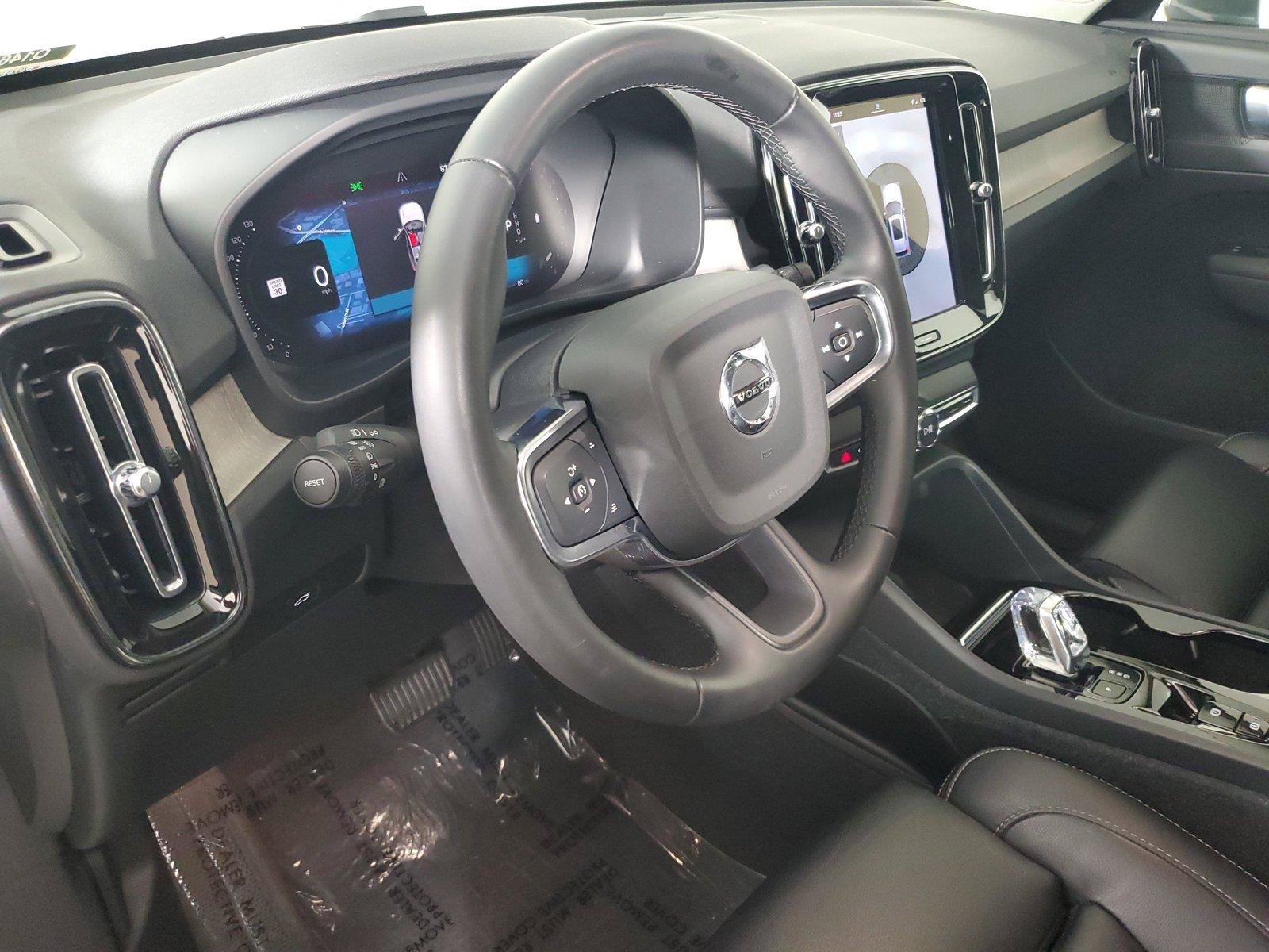 Certified 2023 Volvo XC40 B5 Plus w/ Protection Package Premier AWD/4WD image 24