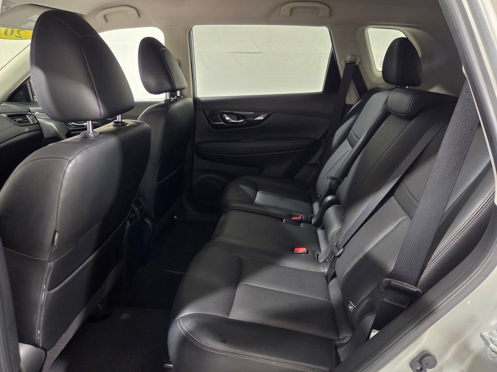 Used 2017 Nissan Rogue SL image 15