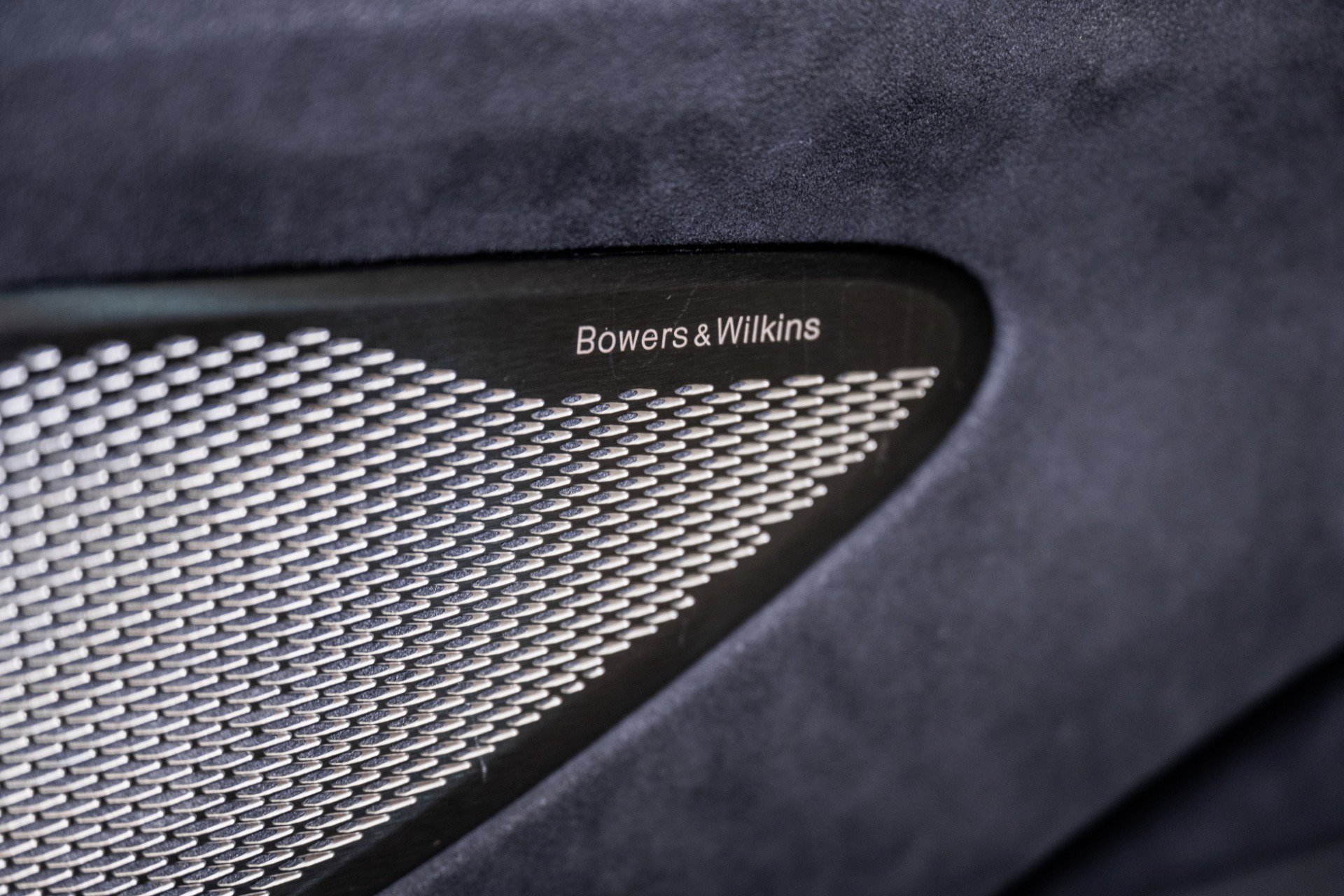 Used 2025 Aston Martin V8 Vantage Coupe image 40