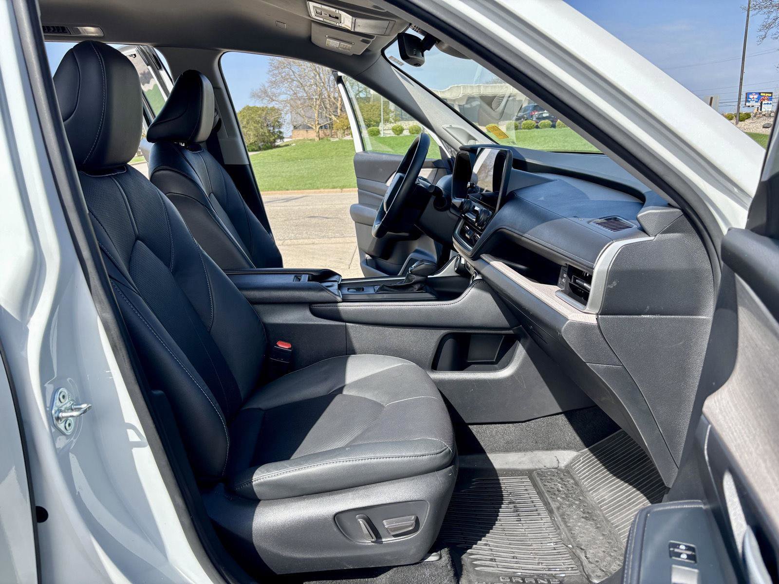 Used 2024 Toyota Grand Highlander Limited AWD/4WD image 7