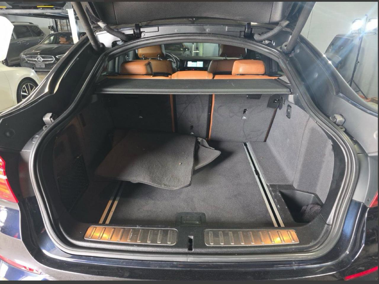 Used 2017 BMW X4 xDrive28i w/ Technology Package AWD/4WD image 13