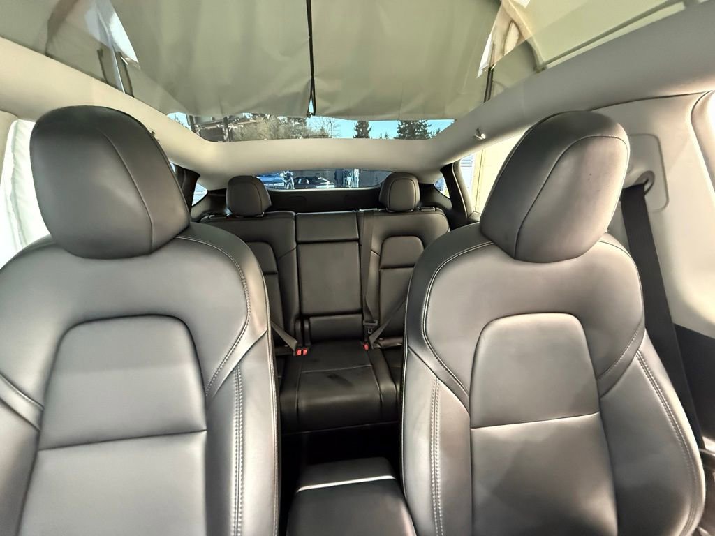 Used 2022 Tesla Model Y Long Range AWD/4WD image 29