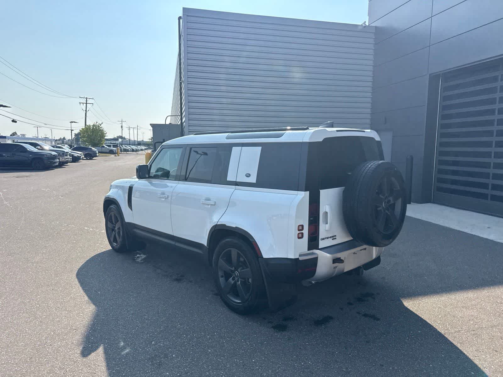 Used 2023 Land Rover Defender 110 SE AWD/4WD image 3