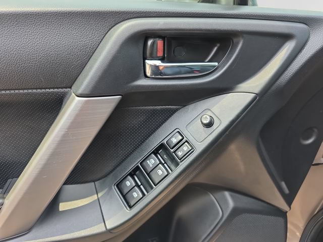 Used 2016 Subaru Forester 2.5i Touring w/ Eyesight & Navigation System AWD/4WD image 10