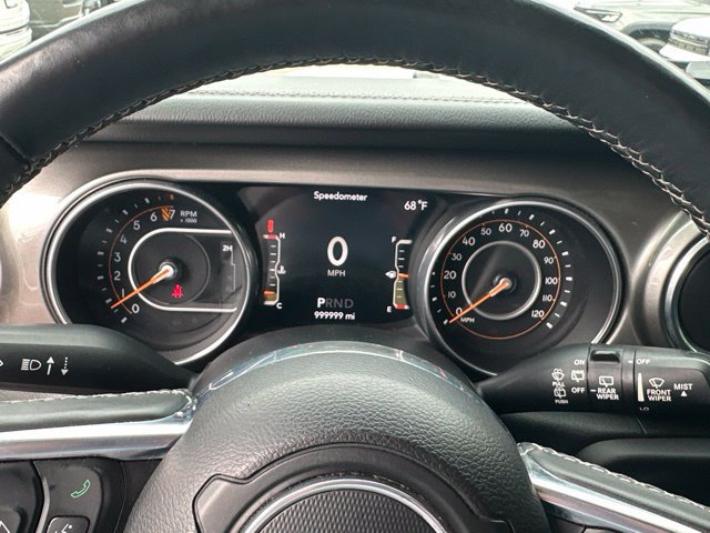 Used 2018 Jeep Wrangler Unlimited Sahara w/ Cold Weather Group AWD/4WD image 10