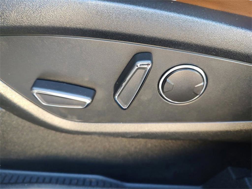 Used 2021 Lincoln Nautilus Reserve AWD/4WD image 21