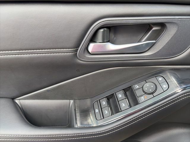 Certified 2025 Nissan Rogue SV w/ SV Premium Package image 11