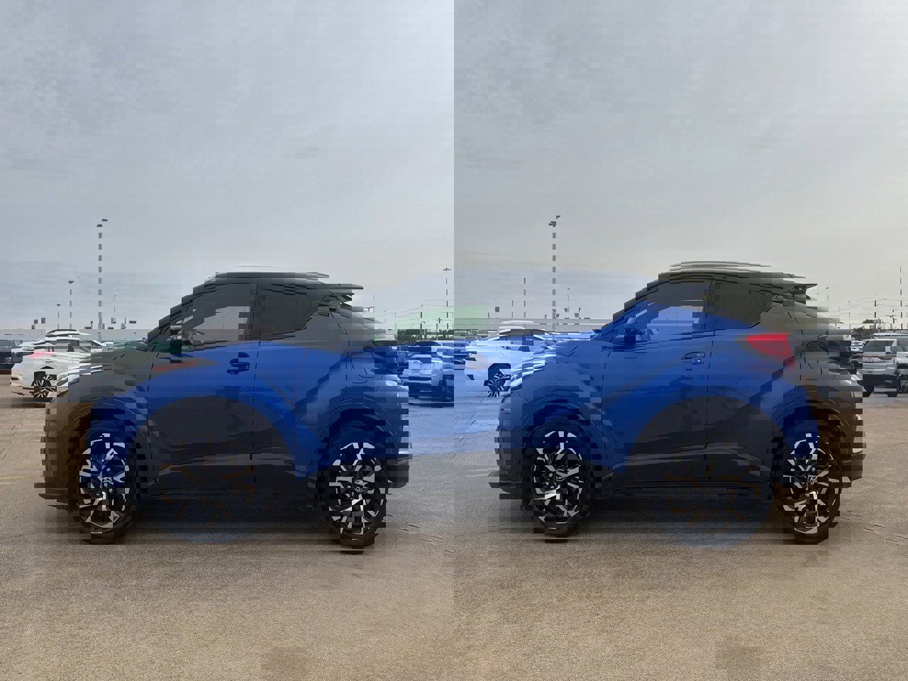 Used 2020 Toyota C-HR XLE image 12