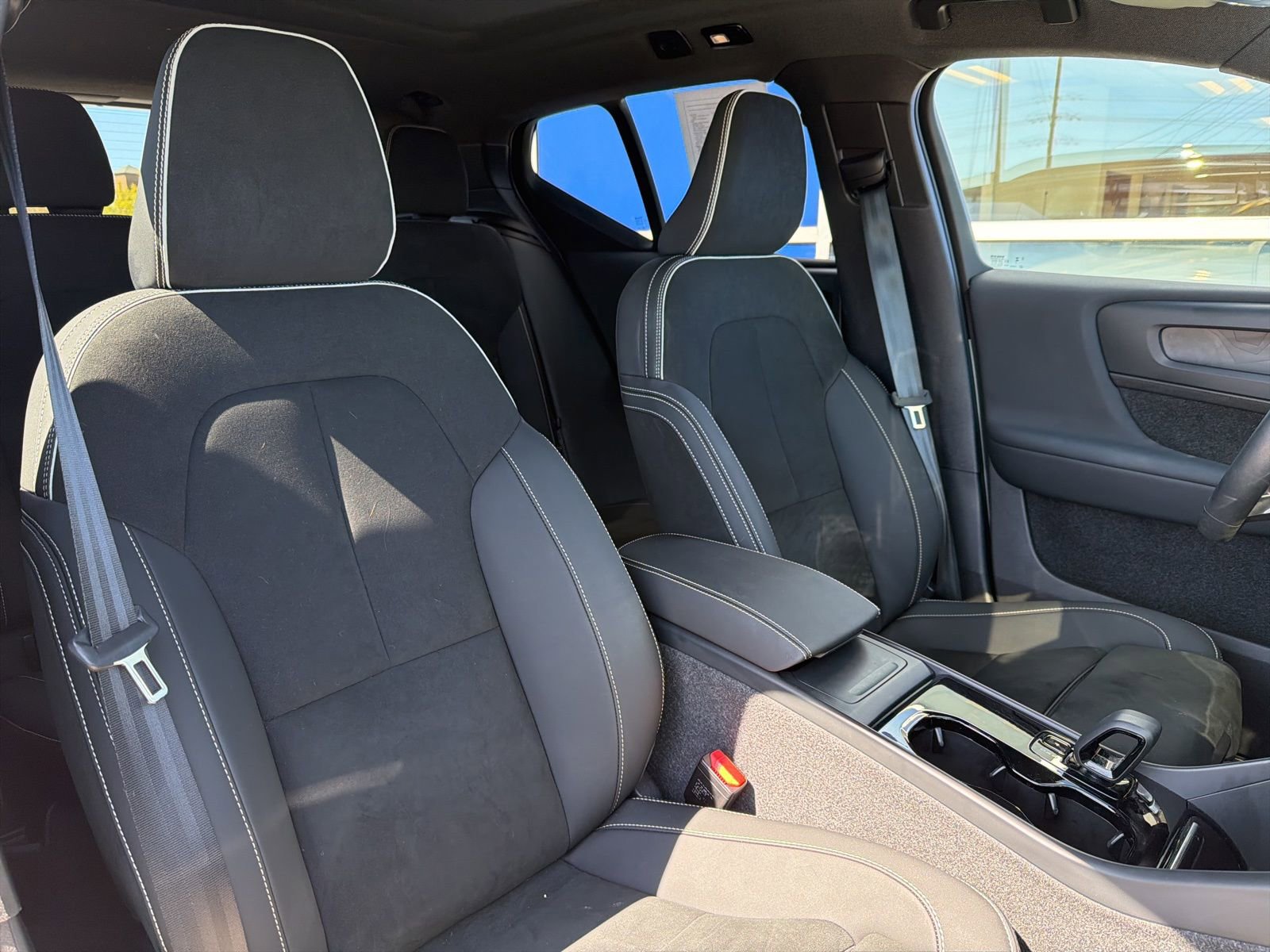 Used 2023 Volvo XC40 Recharge Ultimate w/ Protection Package Premier AWD/4WD image 26