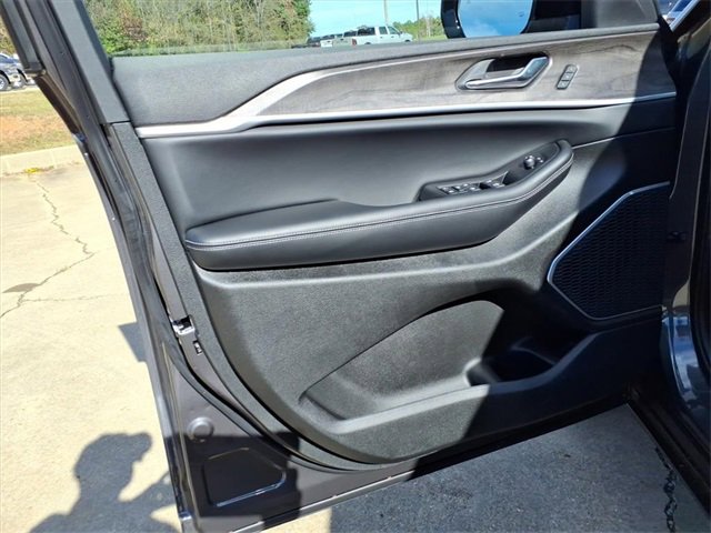 New 2025 Jeep Grand Cherokee L Limited image 21