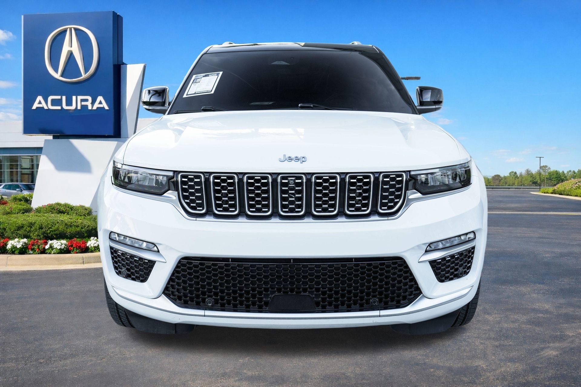 Used 2022 Jeep Grand Cherokee Summit image 4