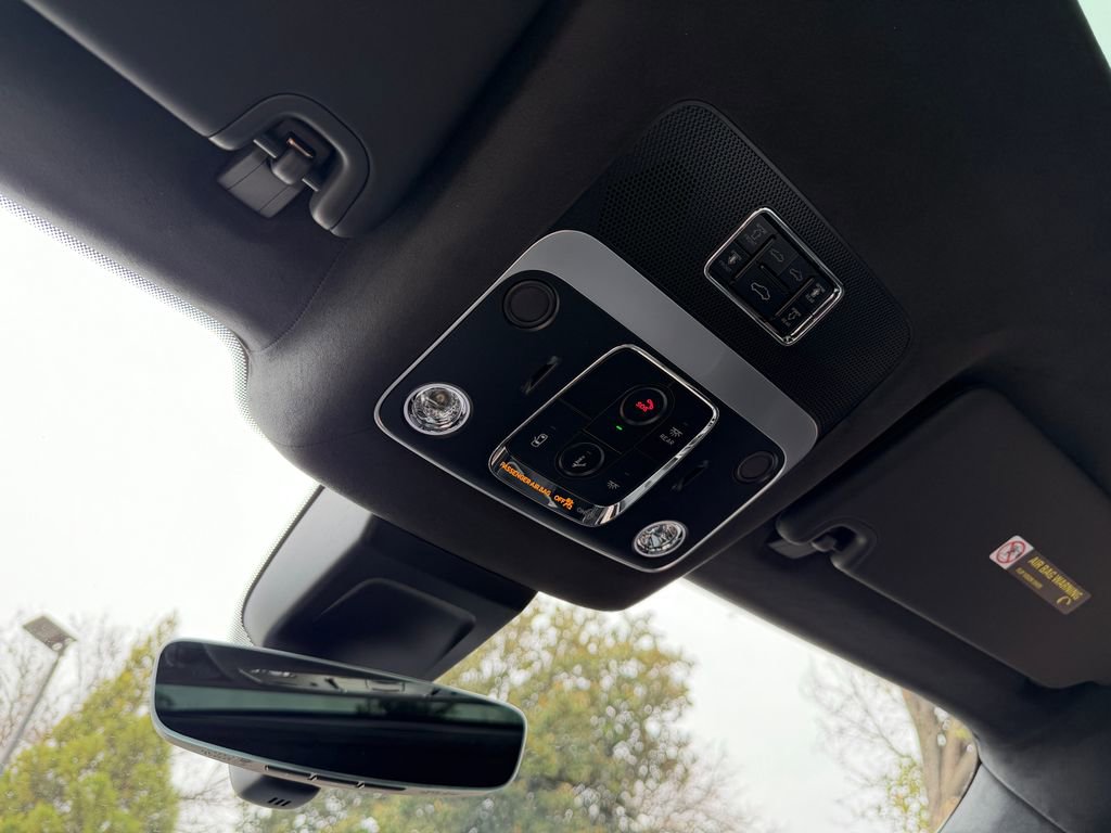 New 2026 Bentley Flying Spur Plug-In Hybrid image 32