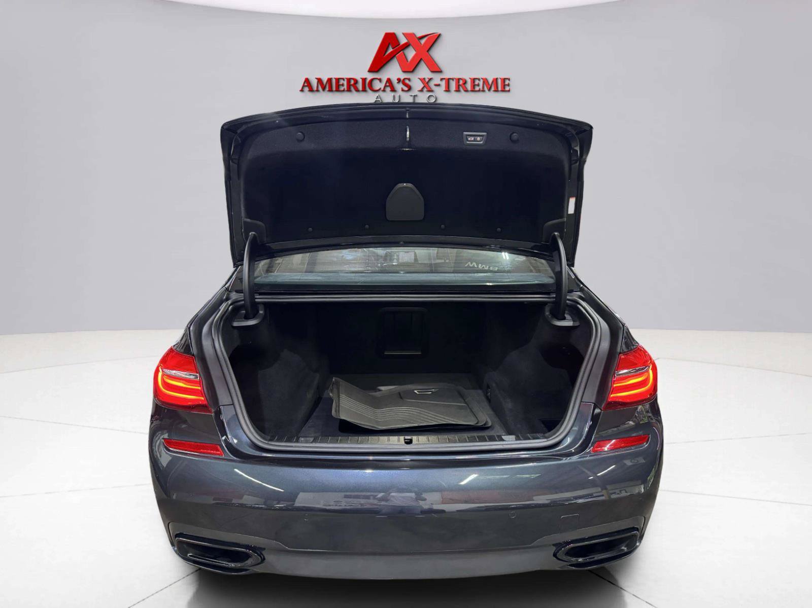 Used 2016 BMW 750i RWD image 59