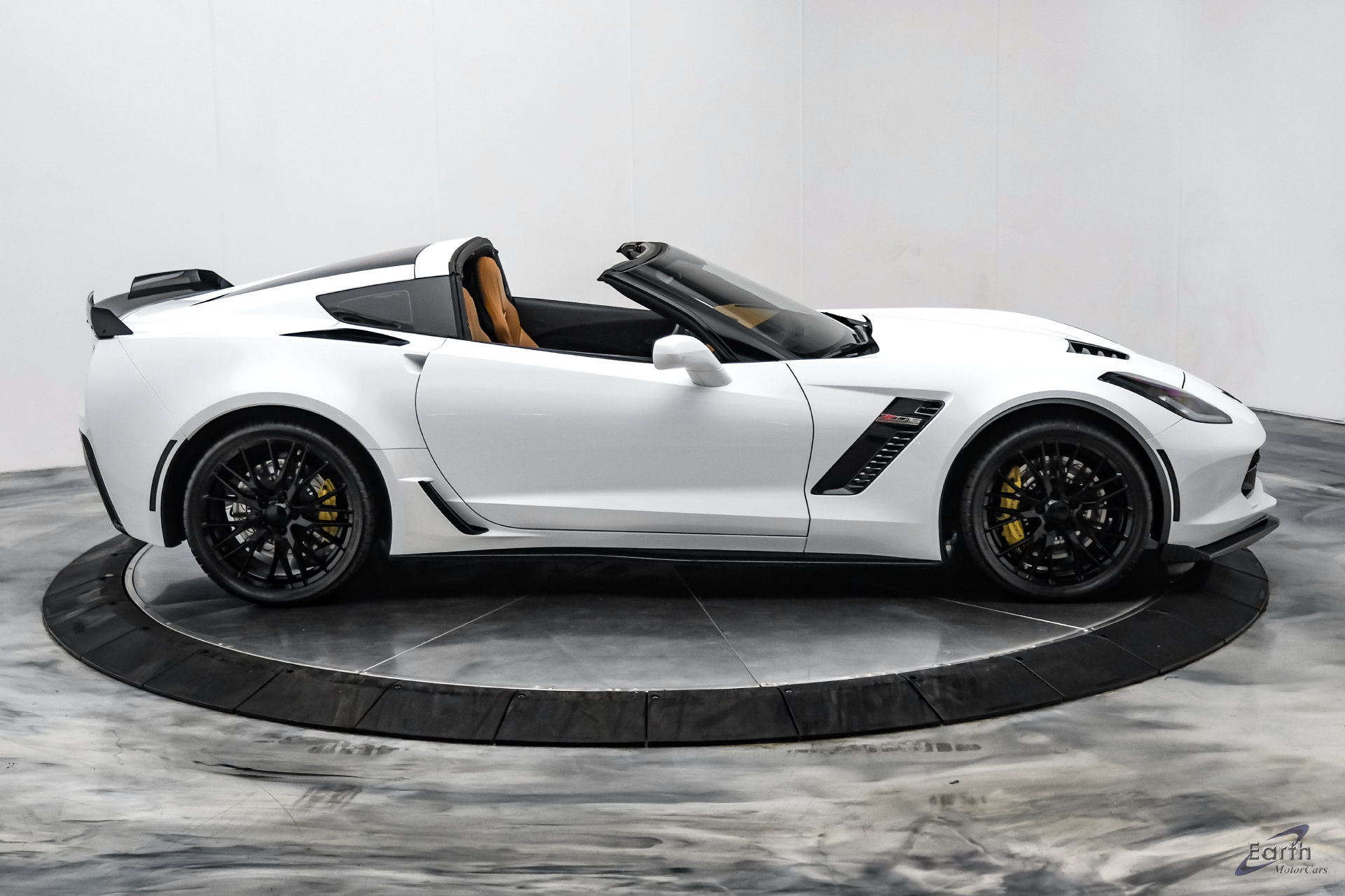 Used 2016 Chevrolet Corvette Z06 w/ 2LZ Preferred Equipment Group RWD image 25