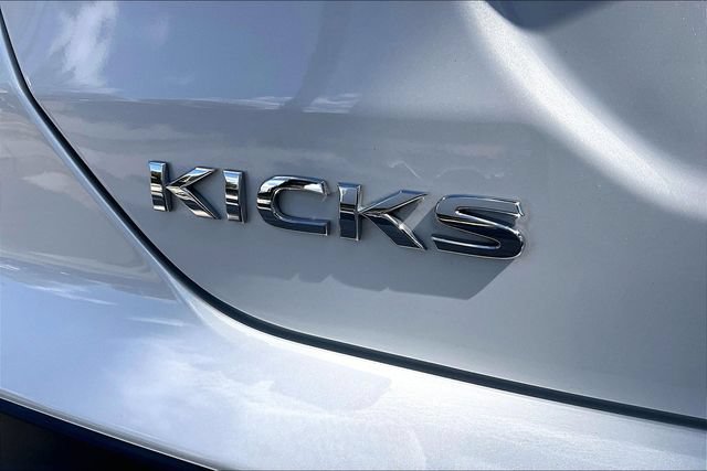 Used 2023 Nissan Kicks SR w/ SR Premium Package FWD image 8