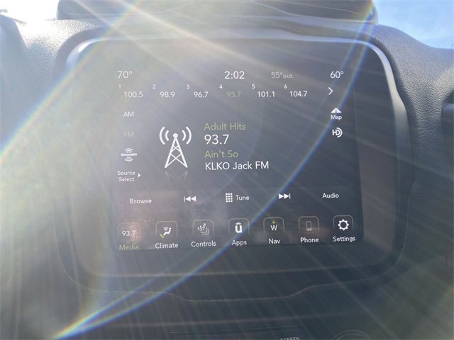 Used 2019 Jeep Renegade Latitude w/ UConnect 8.4 Nav Group image 16