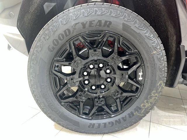 New 2025 GMC Hummer EV 2X image 32