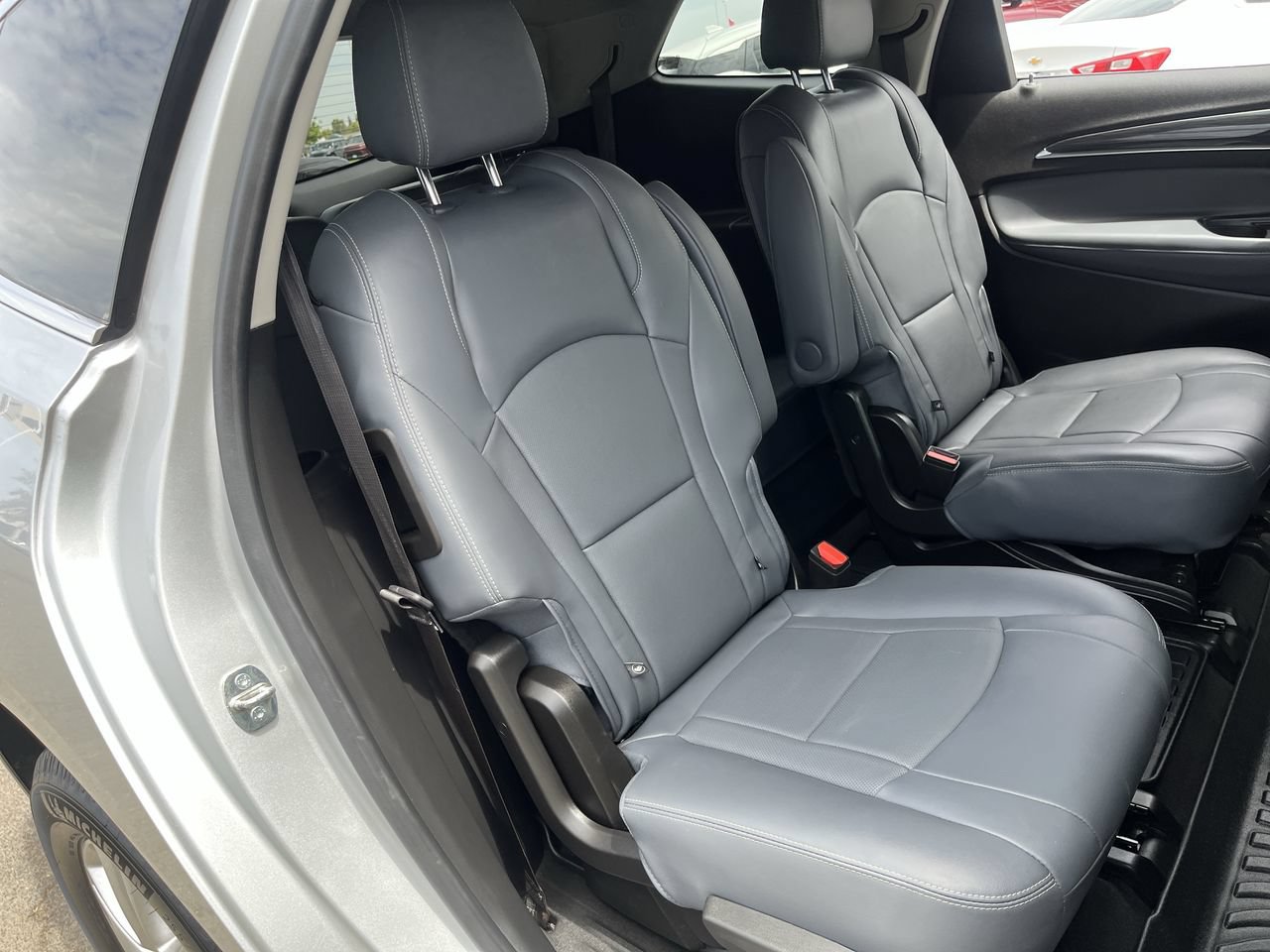 Used 2021 Buick Enclave Essence FWD image 24