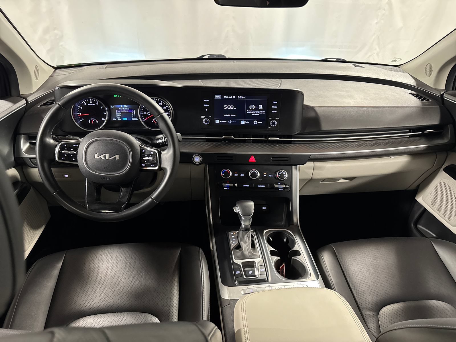 Certified 2022 Kia Carnival LX FWD image 4