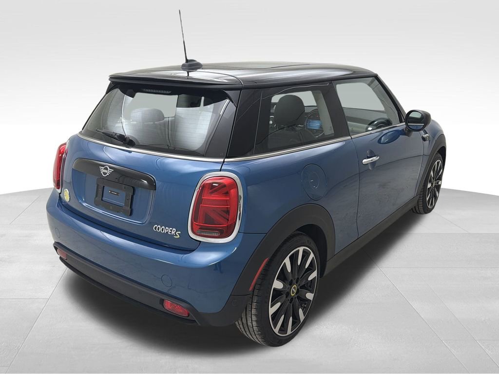 Certified 2024 MINI Cooper SE image 9