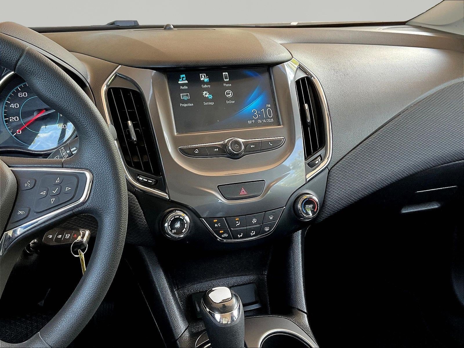 Used 2018 Chevrolet Cruze LT FWD image 9