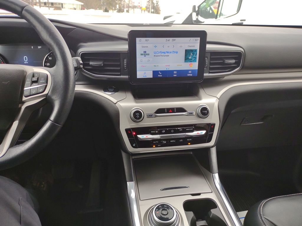Used 2022 Ford Explorer XLT w/ Equipment Group 202A image 17
