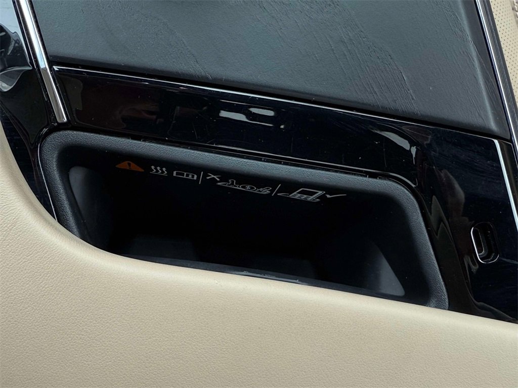 Certified 2024 Cadillac Lyriq Luxury w/ Nappa Leather Package image 25