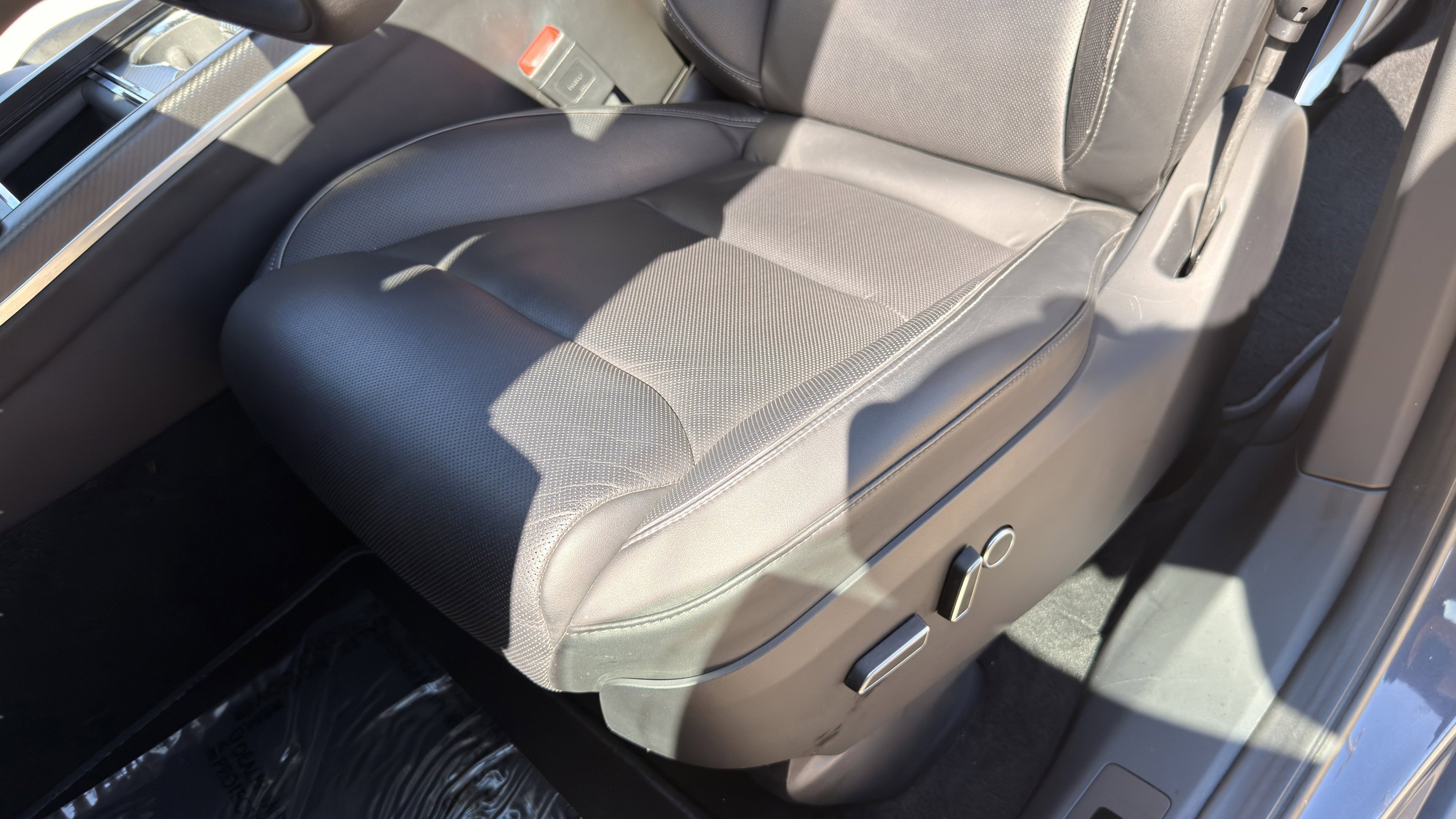 Used 2022 Tesla Model X Plaid image 15