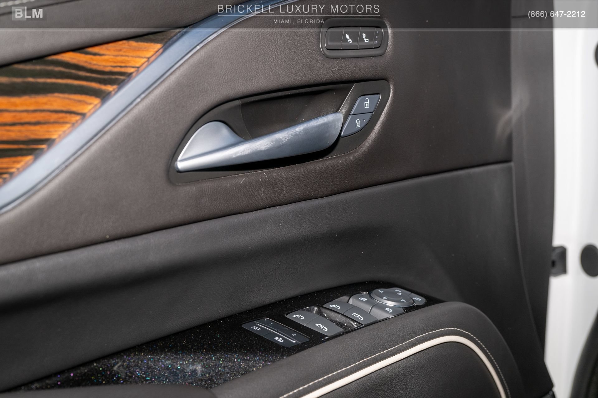 Used 2024 Cadillac Escalade ESV Luxury AWD/4WD image 63