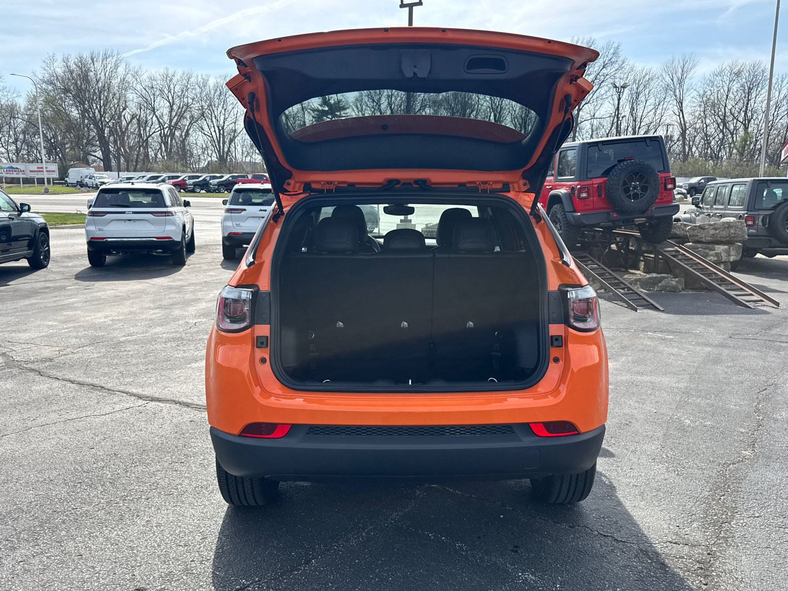 New 2026 Jeep Compass Latitude AWD/4WD image 18