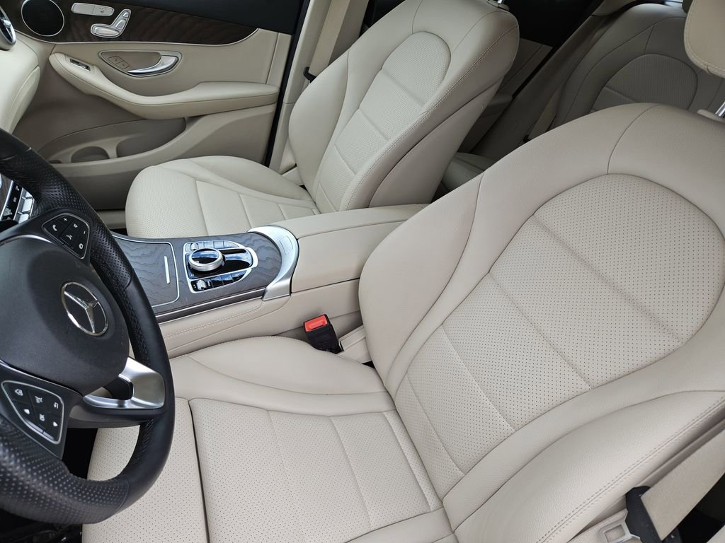 Used 2019 Mercedes-Benz GLC 300 4MATIC image 12