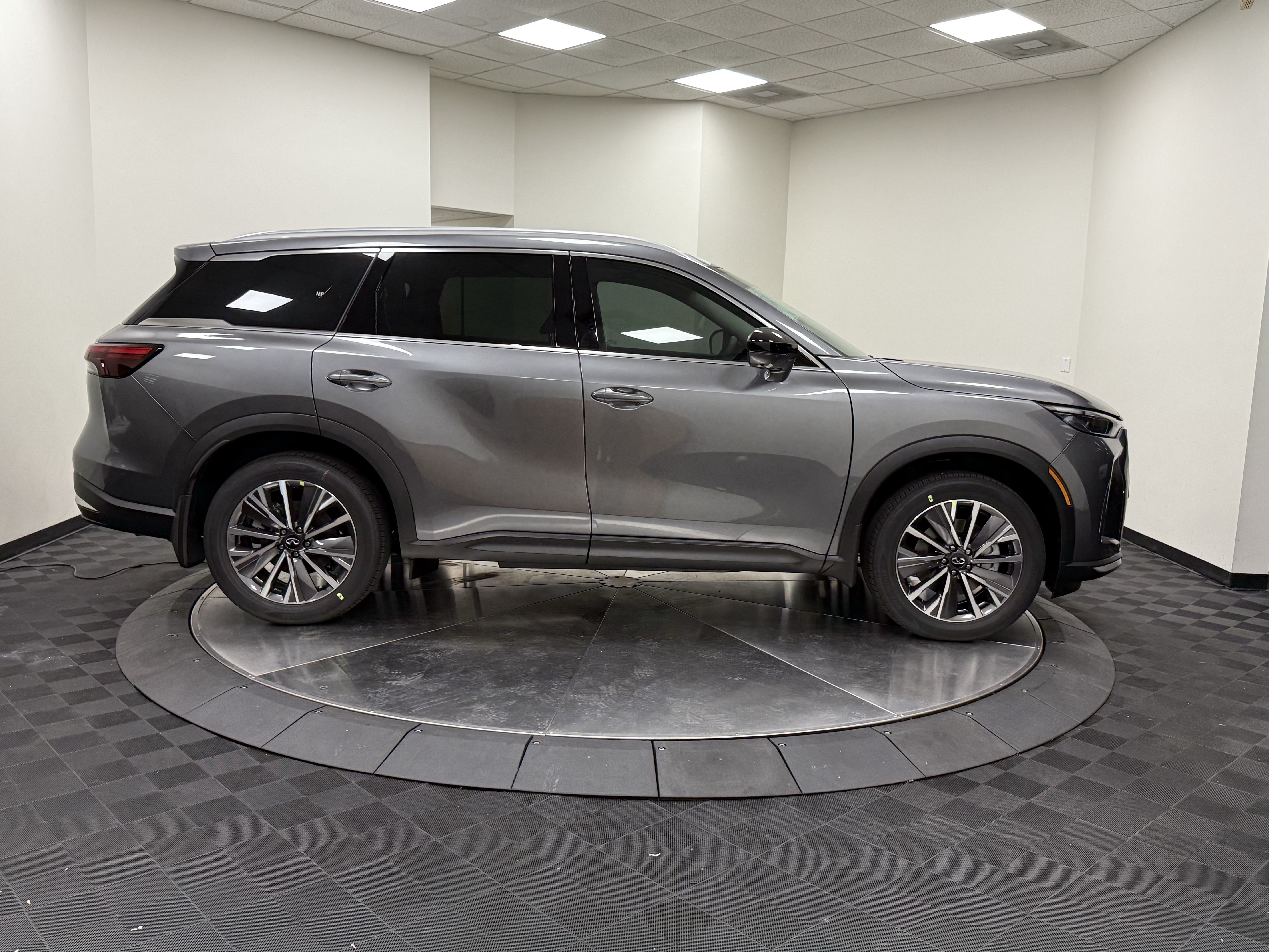 Certified 2027 INFINITI QX60 Luxe w/ Cargo Package FWD image 9