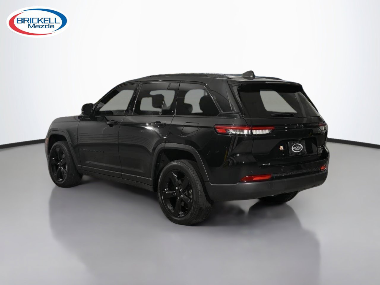Used 2024 Jeep Grand Cherokee Limited w/ Black Appearance Package RWD image 3