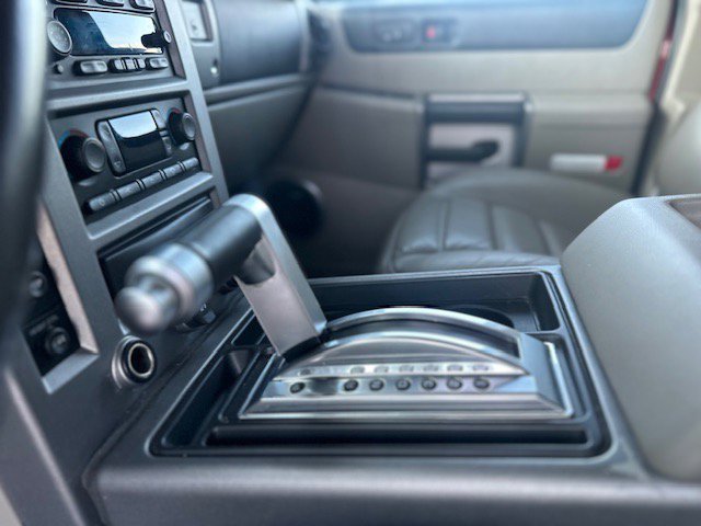 Used 2003 HUMMER H2 Luxury w/ Preferred Equipment Group image 40